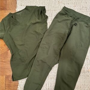 Mandala olive scrub set